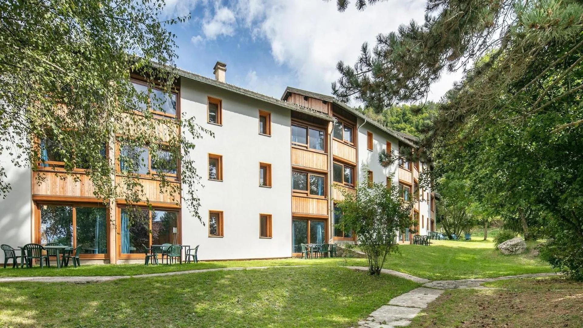2 Room Apartment 4 People 1 Baby Floor Saint-Leger-les-Melezes Holiday home